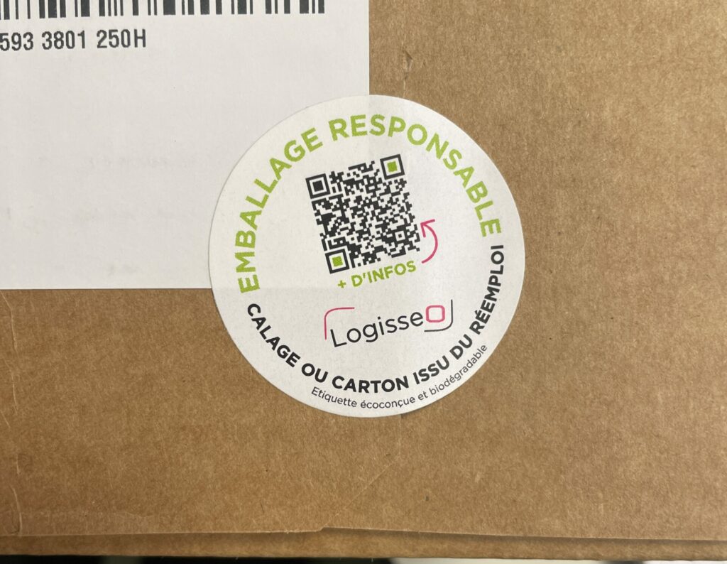 A Logisseo "EMBALLAGE RESPONSABLE" label on a carton.